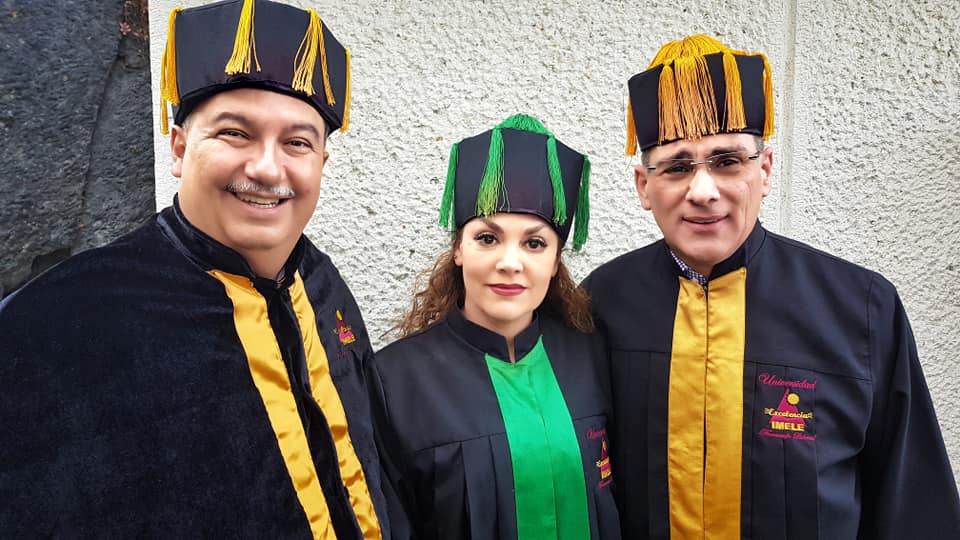 Tatiana recibe doctorado honoris causa en la UNAM