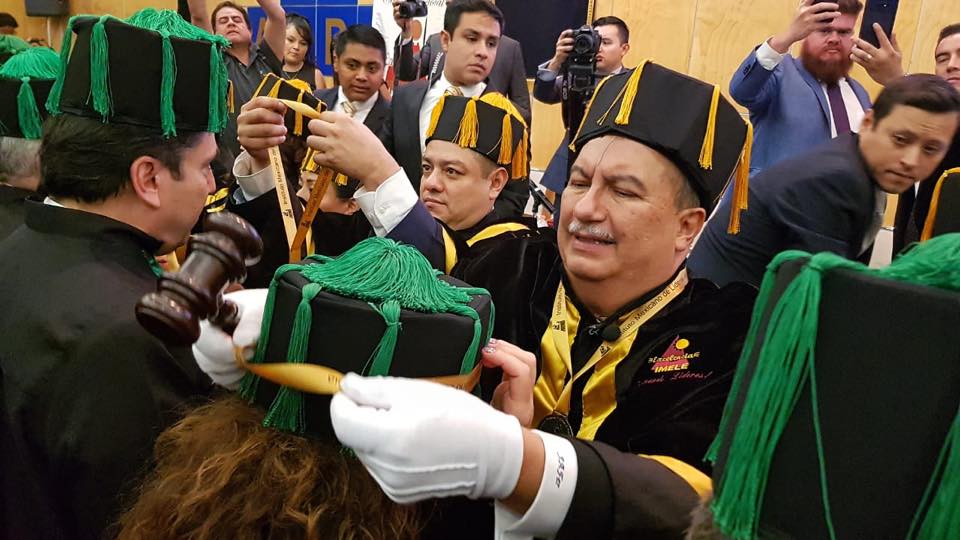 Tatiana recibe doctorado honoris causa en la UNAM