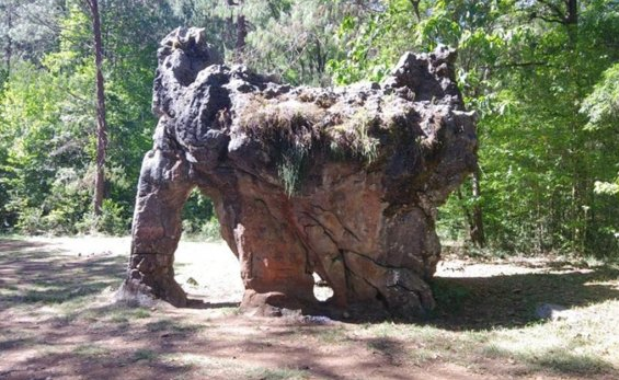 Familia pinta Piedra del Elefante en reserva de Tamaulipas