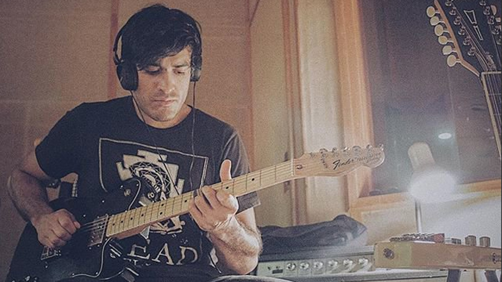 Separan a Efrén Barón guitarrista de Division Minuscula