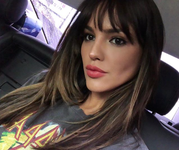 Eiza González se luce con vestido de cobija San Marcos
