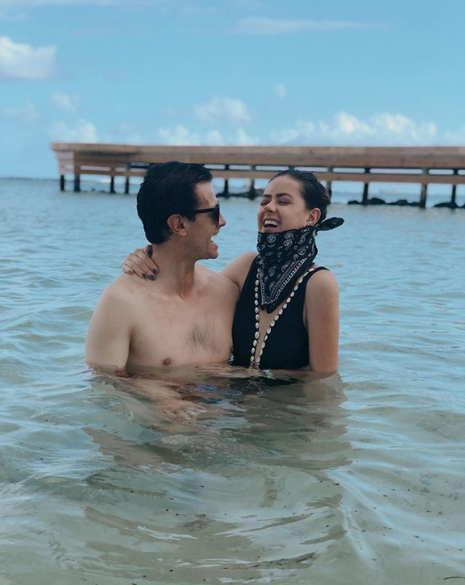 Enrique Peña Nieto reaparece de vacaciones con sus hijas