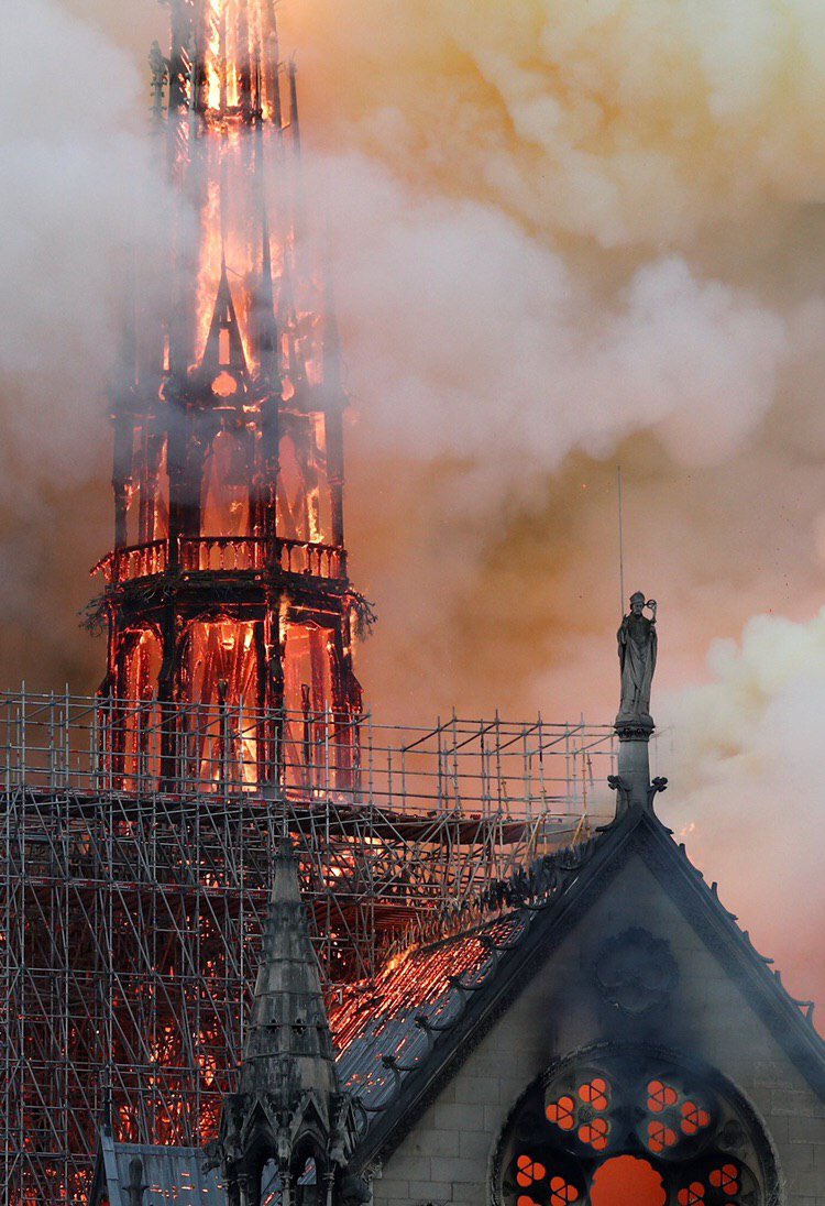 Fotos y videos del incendio de la catedral de Notre Dame