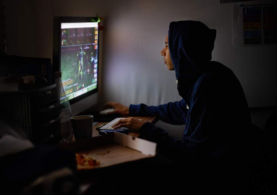 Hombres que juegan videojuegos son mejores conductores