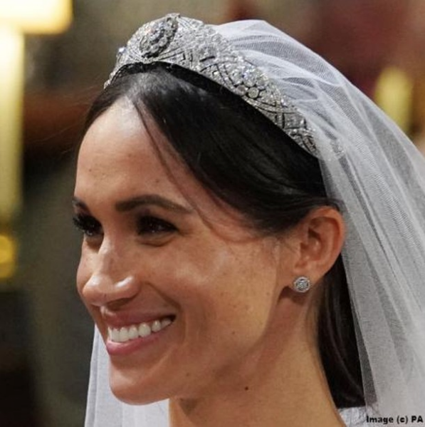 La reina Isabel II le prohibió acceso a Meghan Markle a su colección de joyas