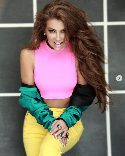 Thalía comparte foto con un cambio sorprendente en su cara