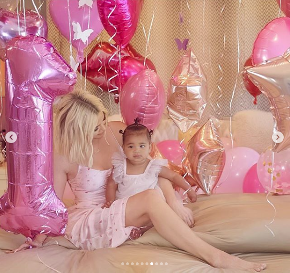Khloé Kardashian celebra primer cumpleaños de su hija True