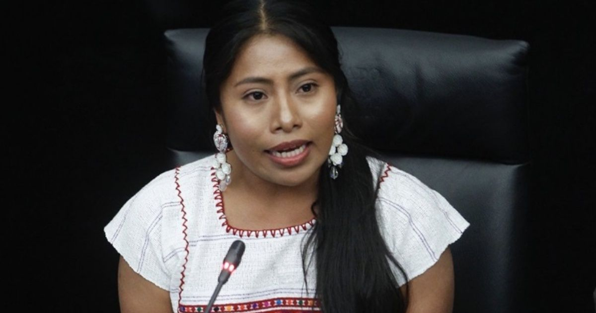 Yalitza Aparicio RegaÃ±a A Reporteros, Yalitza Aparicio RegaÃ±a Reporteros En El Senado, Yalitza Aparicio Recibe Reconocimiento En El Senado, Yalitza Aparicio, RegaÃ±a, Reporteros