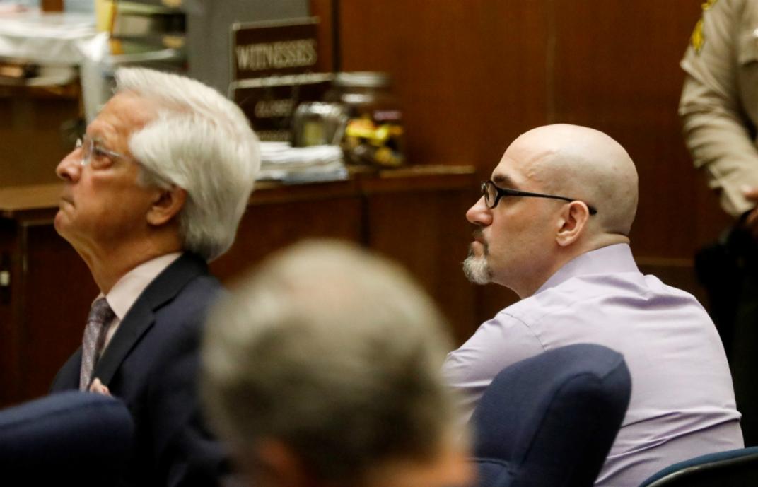 Ashton Kutcher testifica por feminicidio de Ashley Ellerin