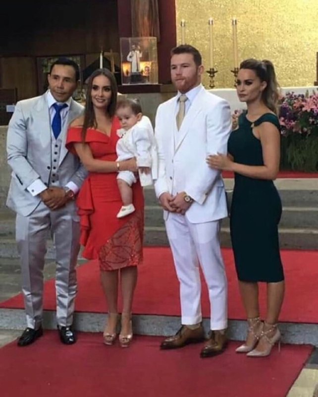 Canelo Álvarez trata mal a la prensa en bautizo de su hijo