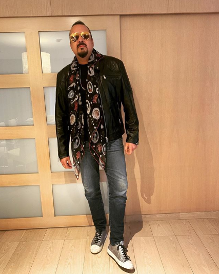 Acusan a Pepe Aguilar de maltratar a sus caballos