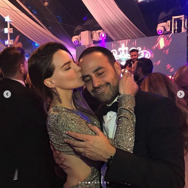 Belinda presenta su novio, Ben Talei, cirujano plástico