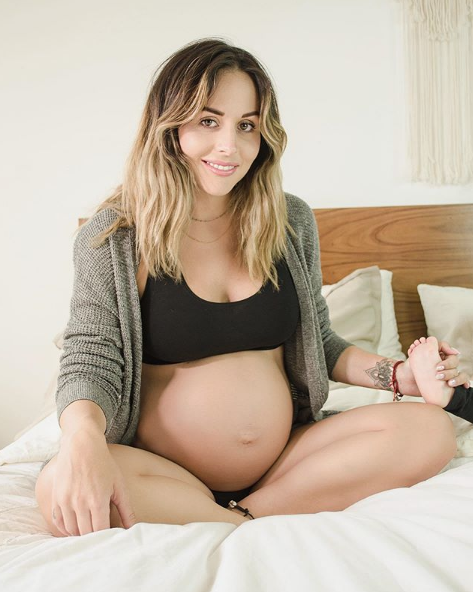 Zuria Vega revela que se comió su placenta
