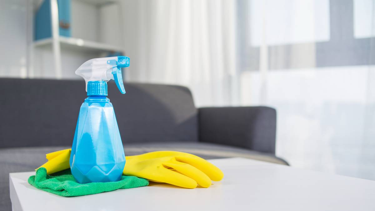 Limpiar casa después de trabajo, malo para la salud: ciencia