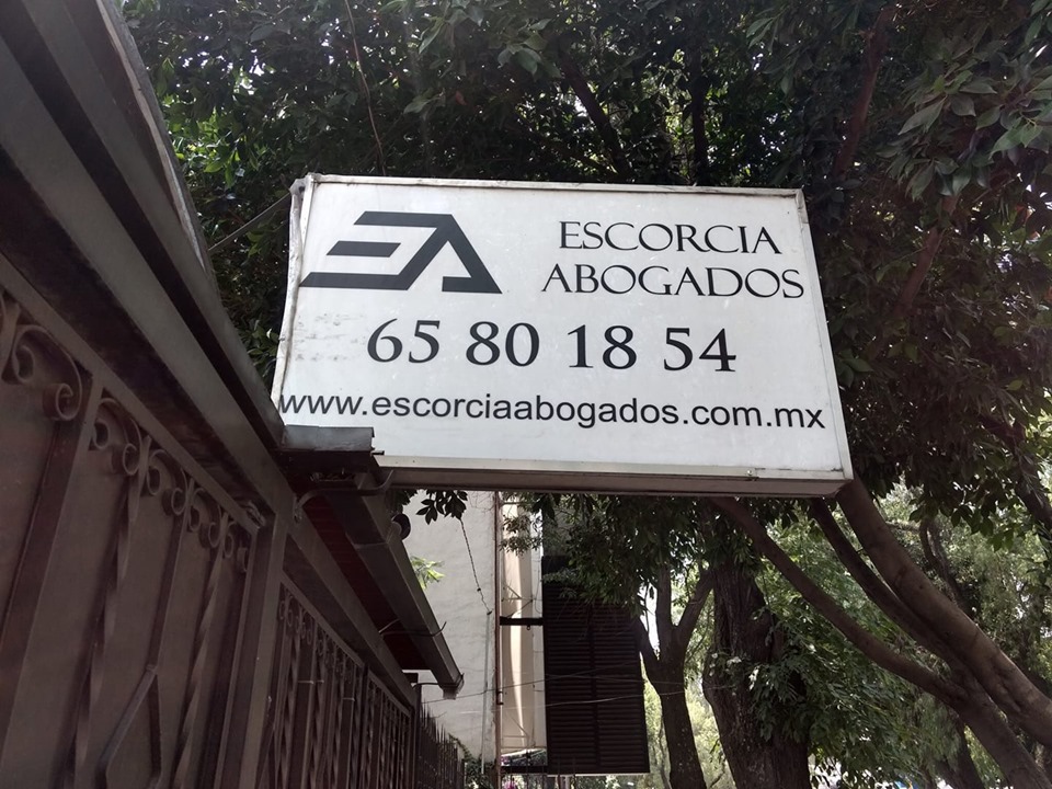 Logos copiados inspirados Licenciado Valeriano Louis Vuitton