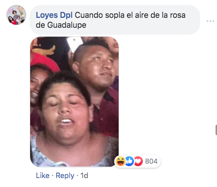Grupo de personas se toma foto y se convierten en meme