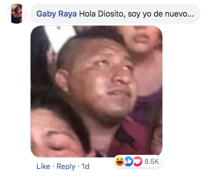 Grupo de personas se toma foto y se convierten en meme