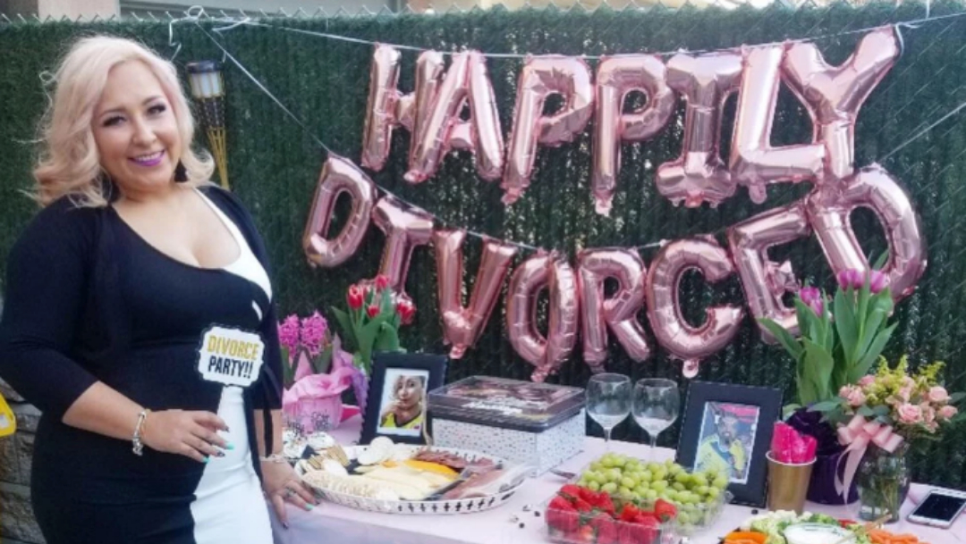 Fiesta Divorcio, Mujer Celebra Divorcio, Catherine Navarro Divorcio, Divorcio, Fiesta De Divorcio, Fiestas De Divorcios México