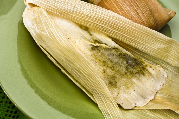 Crean tamal del arcoíris para celebrar el orgullo gay