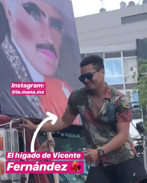 Trollean a Vicente Fernández en la Marcha del Orgullo LGBT+ de la CDMX