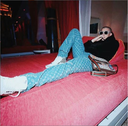 Bad Bunny retira de música por protestas en Puerto Rico