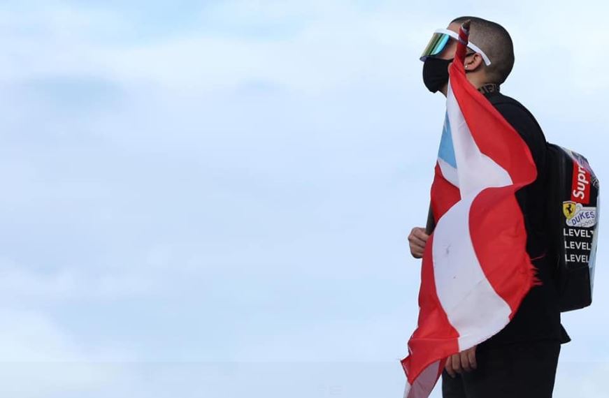 Bad Bunny retira de música por protestas en Puerto Rico