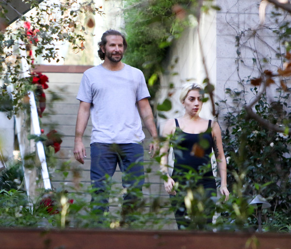 Aseguran que Lady Gaga está embarazada de Bradley Cooper