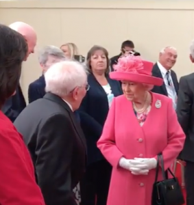 Foto: Por esta razón la Reina Isabel ll siempre carga su bolso. 28 de julio 2019