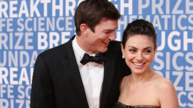 Ashton Kutcher y Mila Kunis se vuelven virales cantando