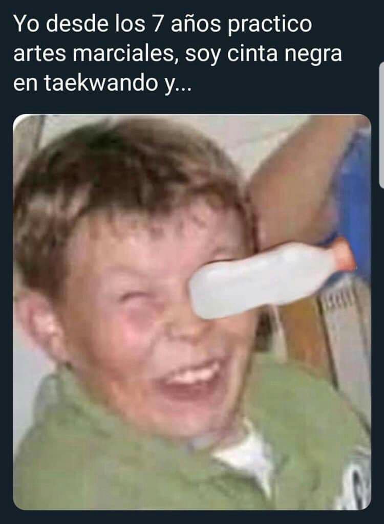 Memes del niño burlándose risa sarcástica