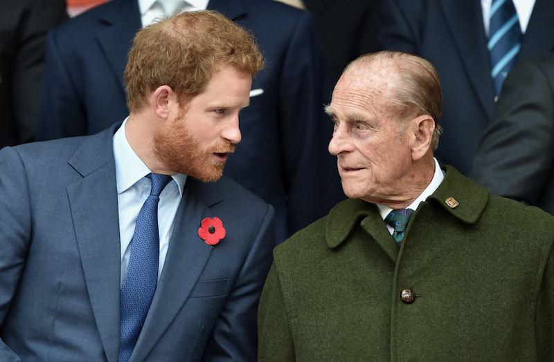 Aseguran que el príncipe Felipe aconsejó a Harry no casarse con Meghan