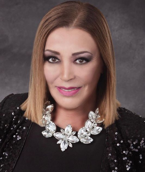 Sylvia Pasquel se disloca el hombro en obra de teatro en vivo