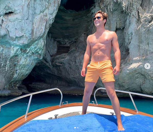 VIDEO: Diego Boneta besándose con chilena Mayte Rodríguez
