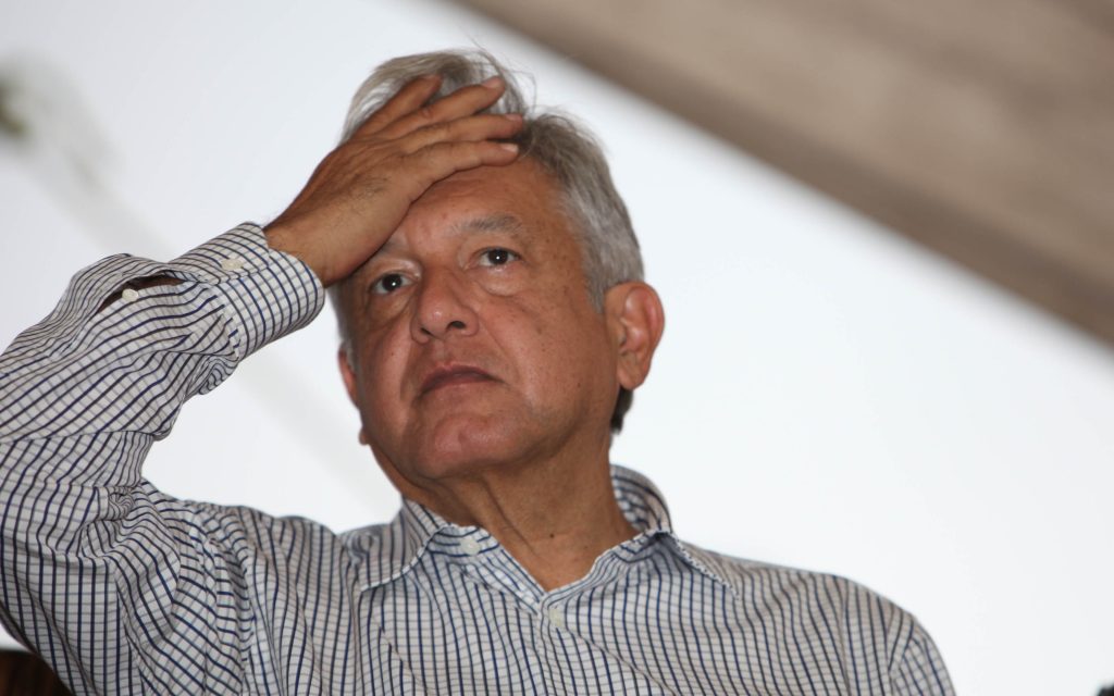 Juan Soler critica forma de gobierno de AMLO y piden que lo expusen de México