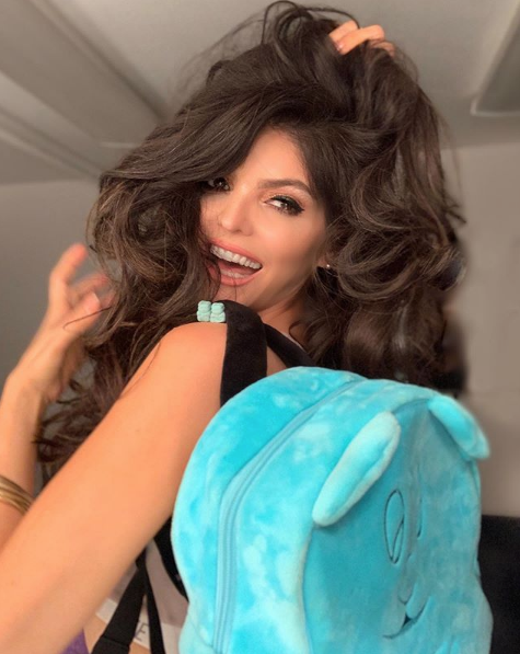 Ana Bárbara ignora cruelmente a uno de sus fans