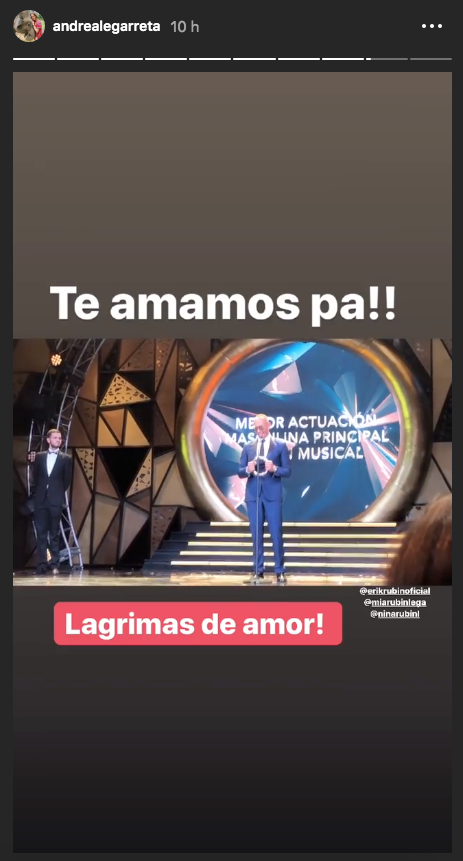 Andrea Legarreta felicita a Erik Rubín por premio que recibió