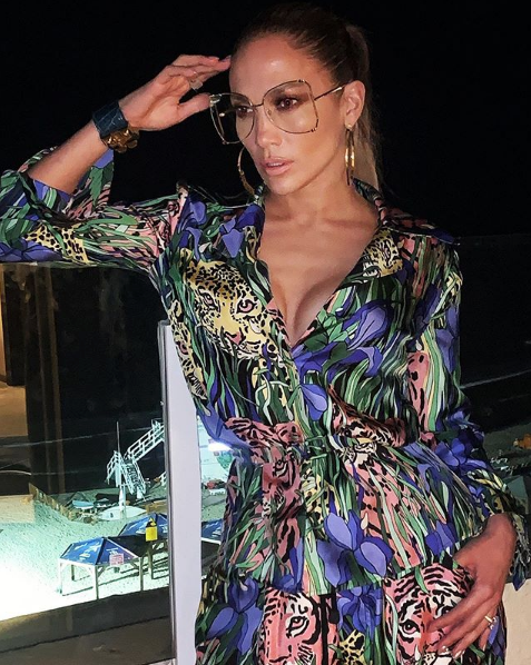 Ana Bárbara responde a quienes la comparan con Jennifer Lopez
