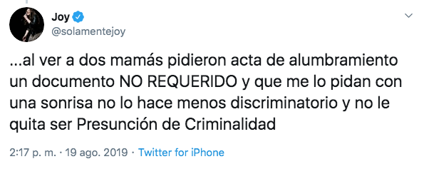 Joy y su esposa denuncian discriminación al tramitar pasaporte de su bebé