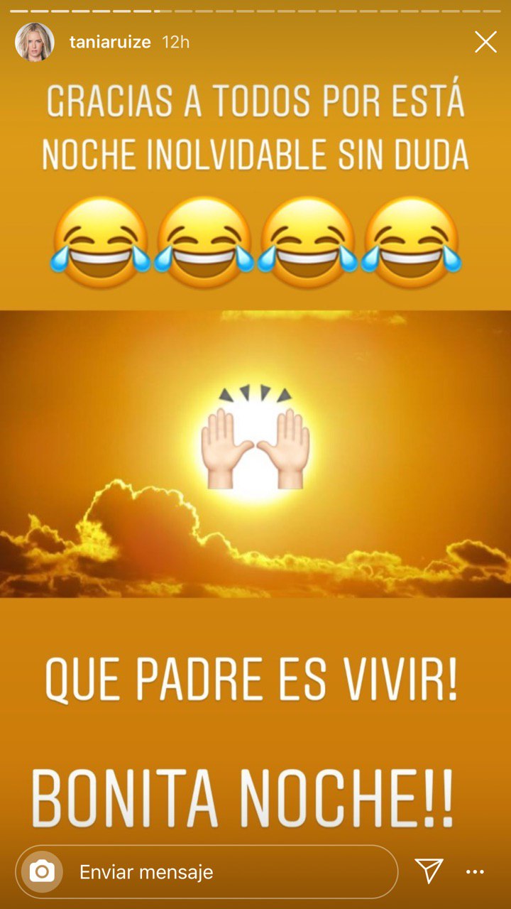 Tania Ruiz se esconde baño cuando le preguntan por boda con Peña Nieto