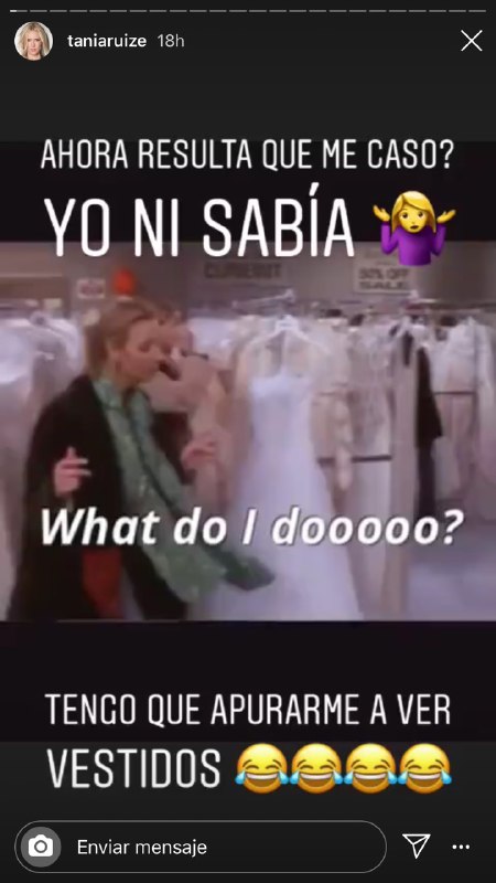 Tania Ruiz se esconde baño cuando le preguntan por boda con Peña Nieto