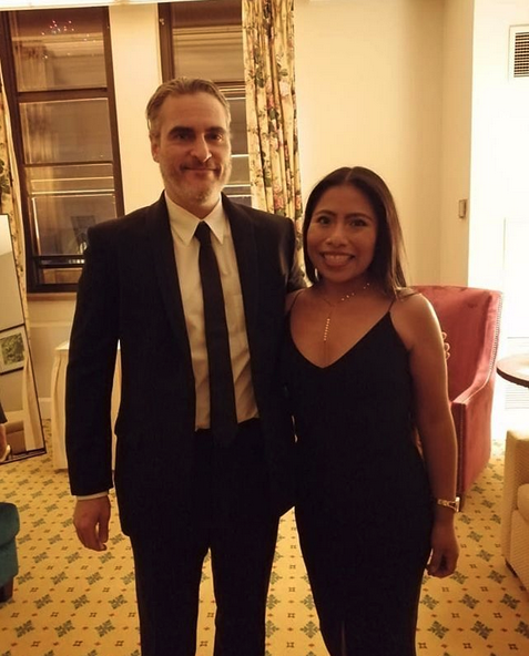 Yalitza Aparicio presume foto con Joaquin Phoenix, el Joker