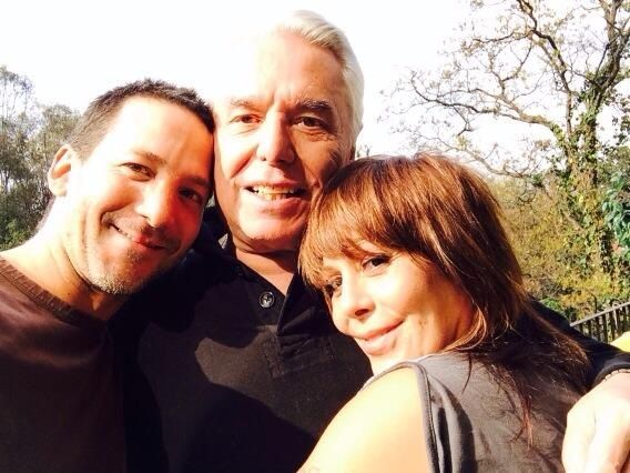 Luis Enrique y Alejandra con su padre enrique Guzmán (Especial)