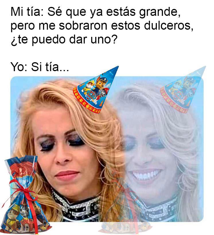 Memes de la señora triste y sonriendo