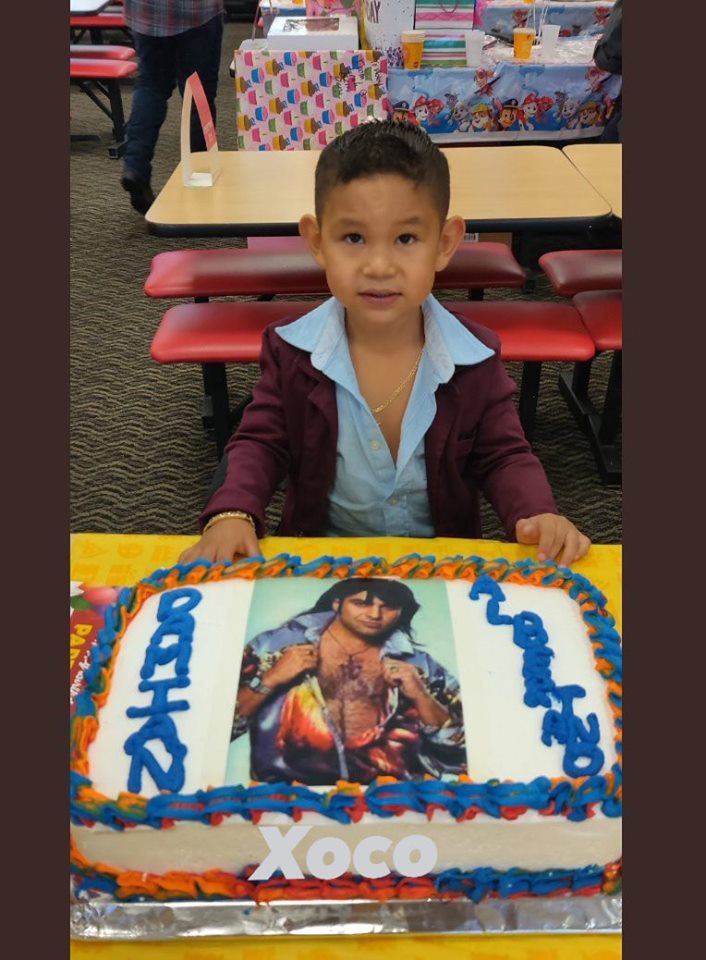Niño festeja su cumpleaños disfrazado de Albertano