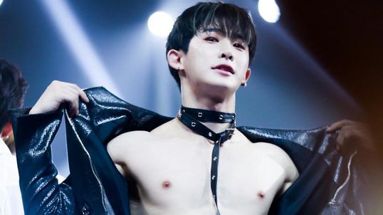 Monbebé defiende en redes a Wonho tras su salida de MONSTA X