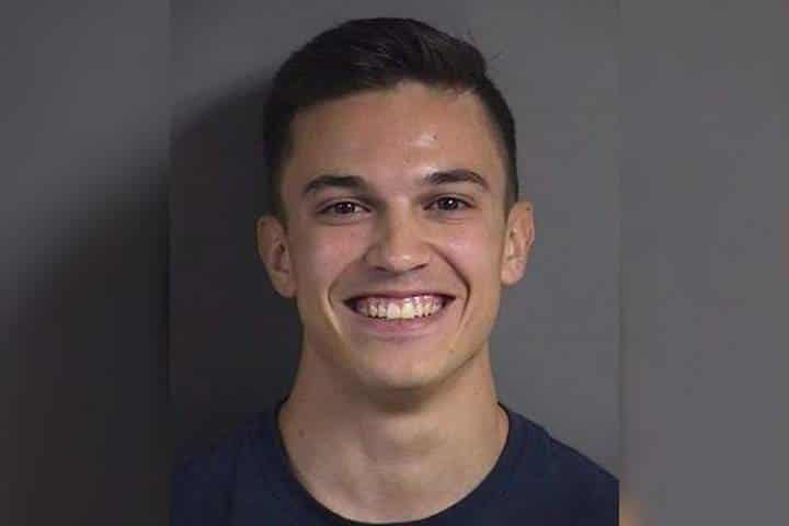Detienen joven con identificación falsa a nombre de McLovin