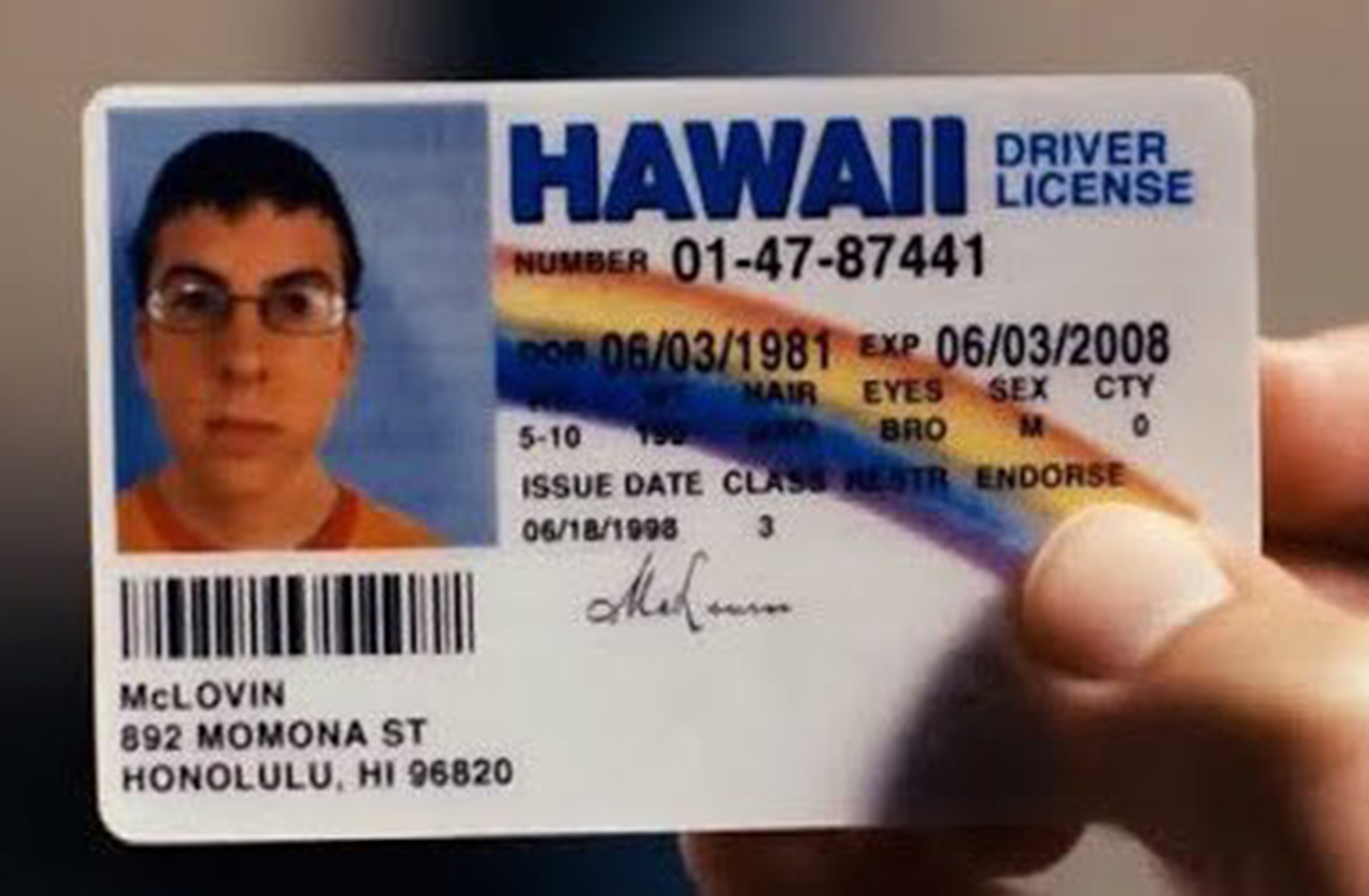 Detienen joven con identificación falsa a nombre de McLovin