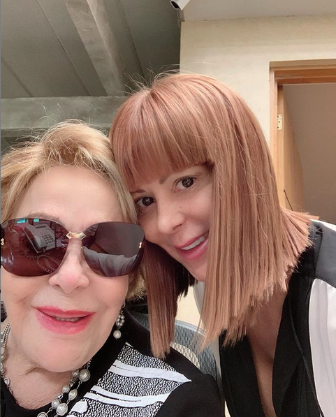 Alejandra Guzmán cambia de look y se ve mucho más joven