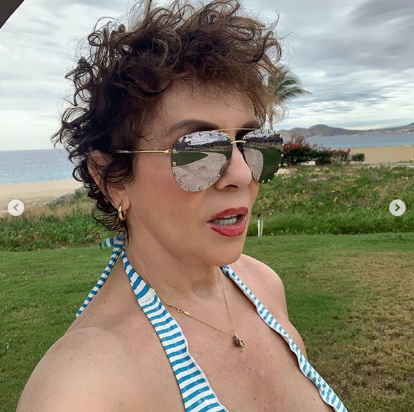 Rebeca Jones comparte foto en bikini tras vencer el cáncer