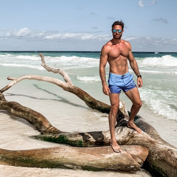 Angelique Boyer presume regalo de navidad de Sebastián Rulli
